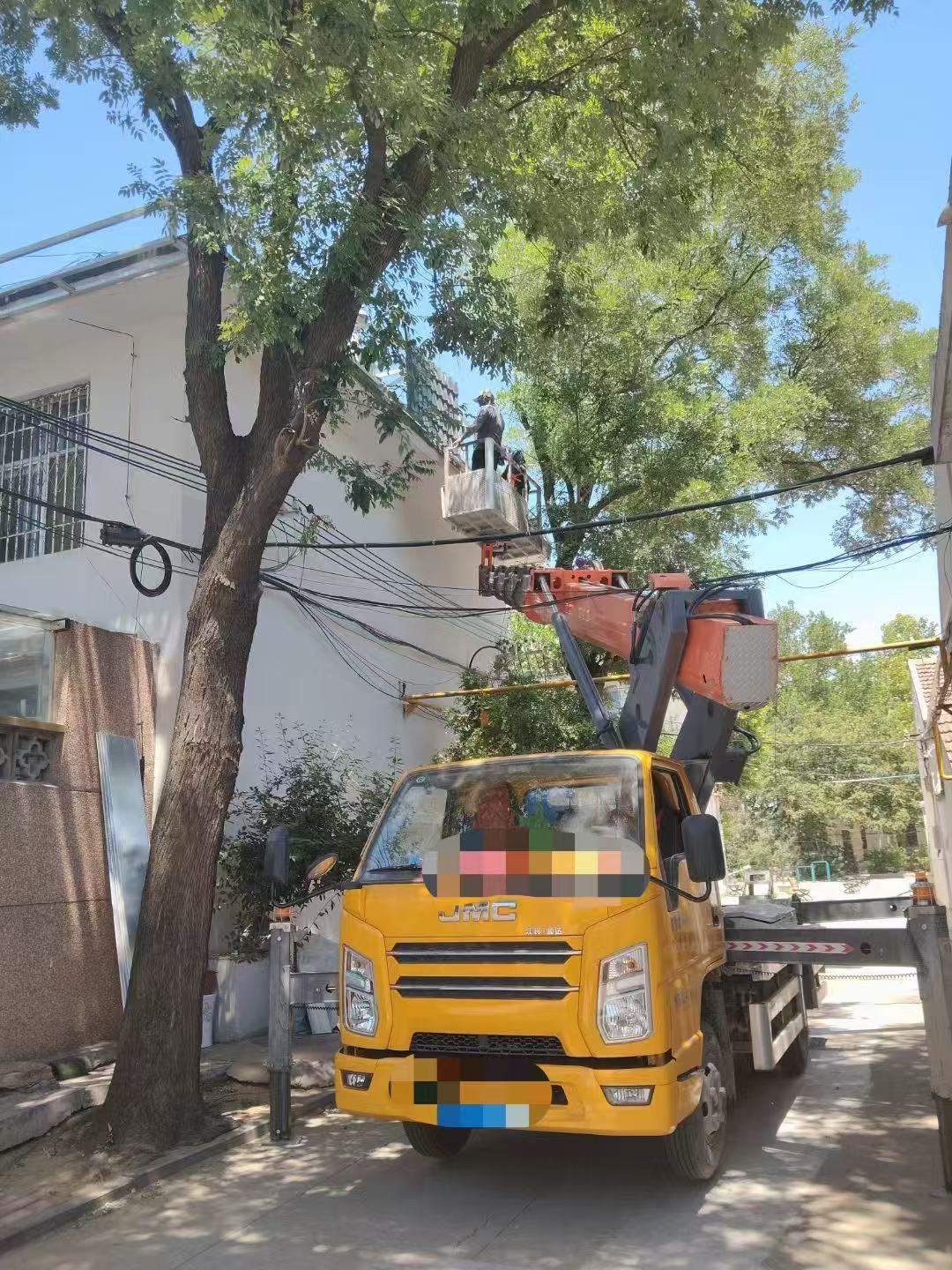 阿图什市高空作业车能吊装重物吗？最大承载多少公斤？